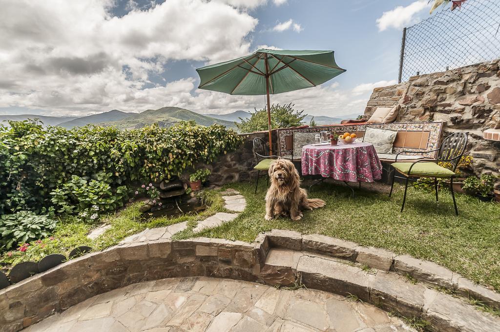 La Trucha Del Arco Iris Bed & Breakfast El Acebo de San Miguel Exterior photo